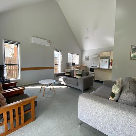 ハンマー・スプリングス 15B Caverhill Closeヴィラ エクステリア 写真